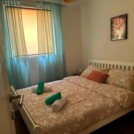 Eden Apartment *